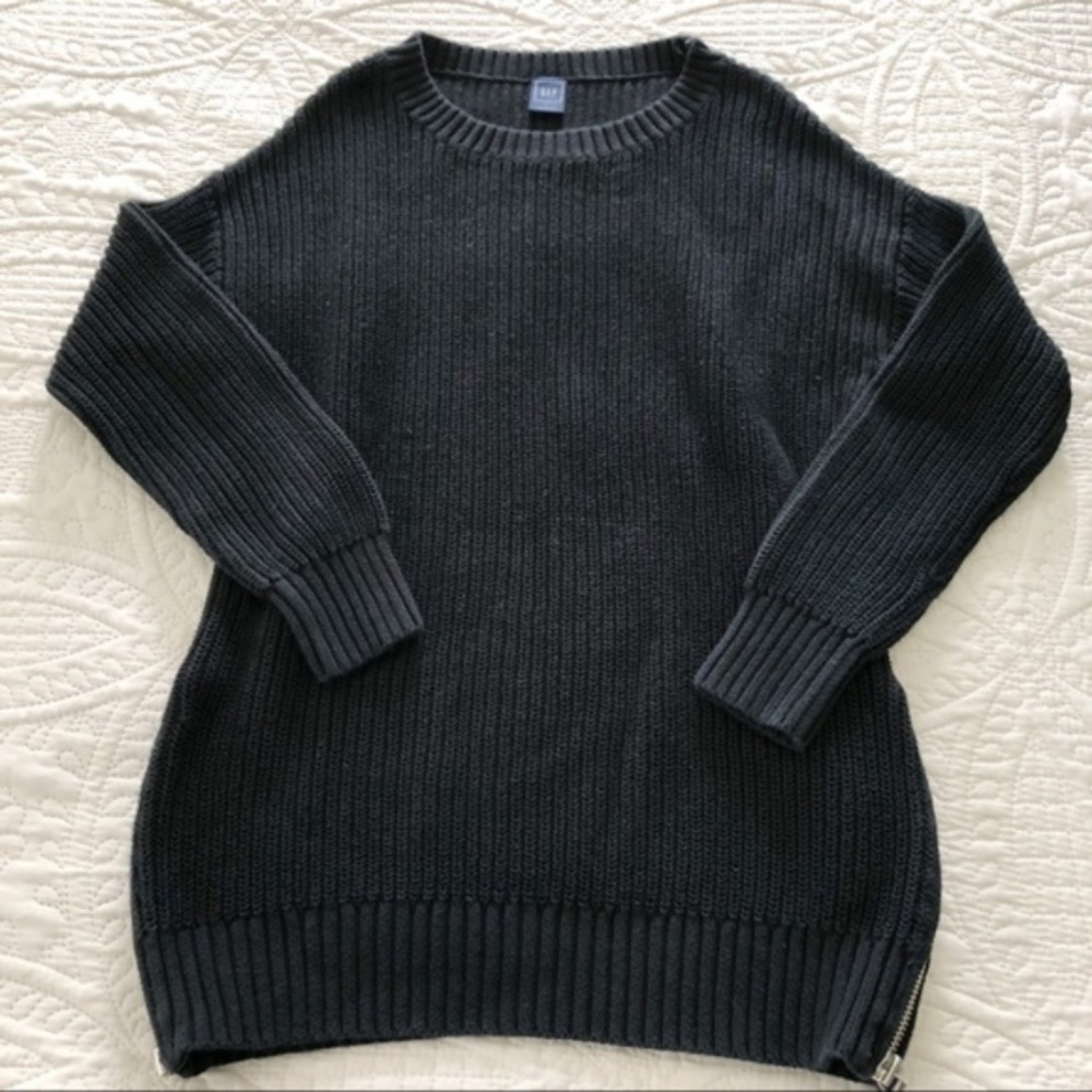GAP Black Crew Neck Sweater - size Large